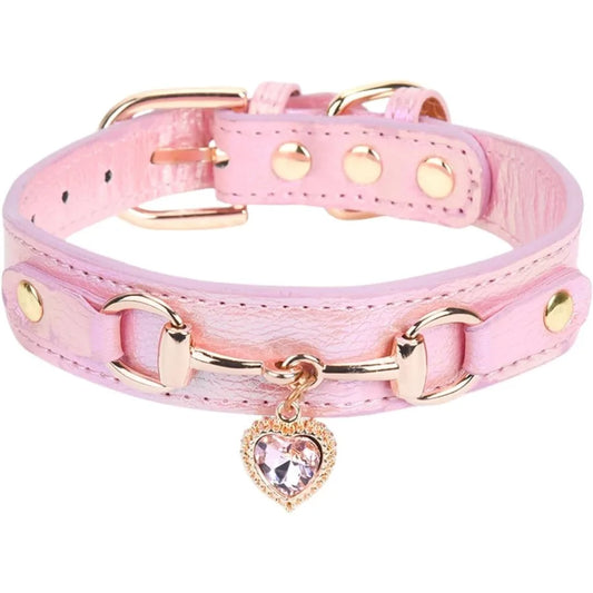 Fashion Dog Collar with Bling Diamonds Heart Charm 5 Holes Adjustable PU Leather Rhinestones Necklace Collar Gold Buckle for Sm
